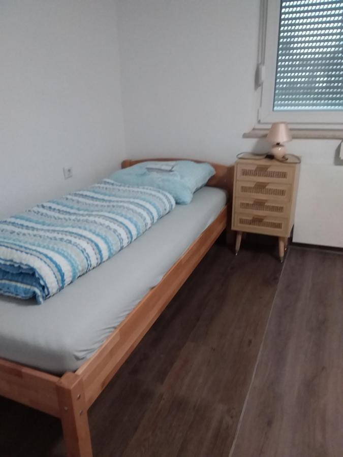 Nguyen Le 3 Schlafzimmer, 7 Bette,Dusche, 2 Wc , Kueche Ab 2 Uebernachtungen Neukirch  Exterior foto